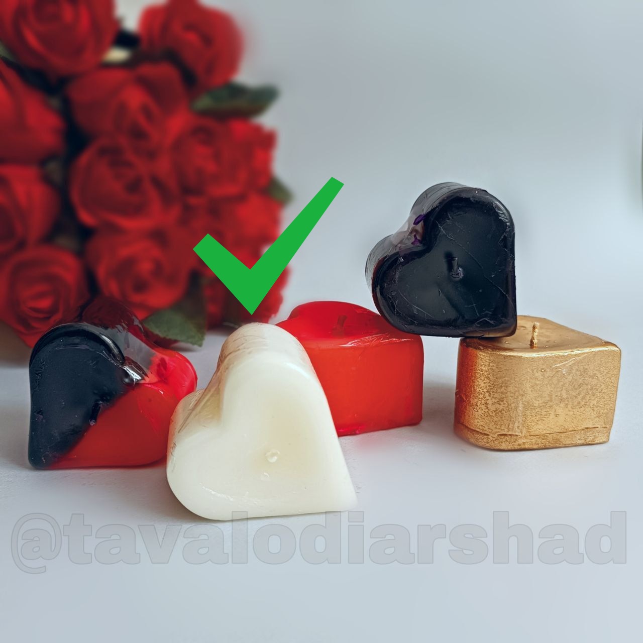 شمع روی آب قلب سفید